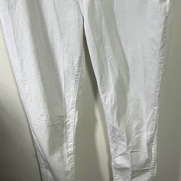LL Bean Classic Fit White Jeans Sz 16 M/T - Picture 3 of 8